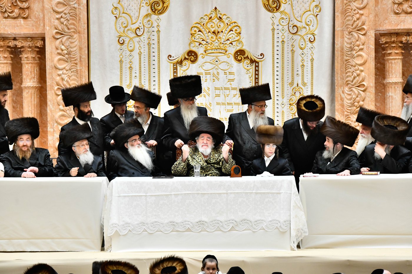 שמחת בר המצווה ושמחת בית השואבה בחצה"ק ויז'ניץ