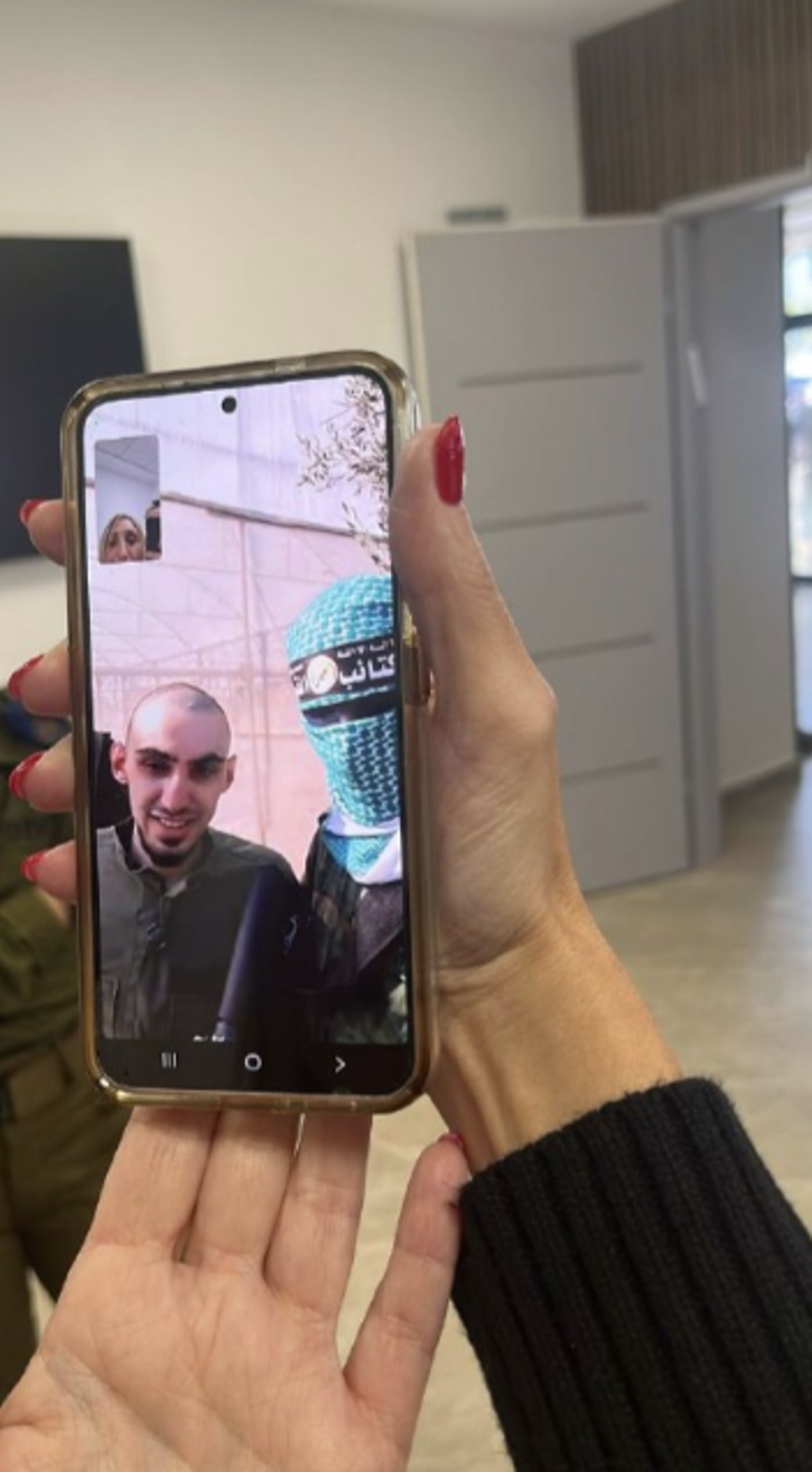 רום ברסלבסקי בשיחה ראשונה עם משפחתו