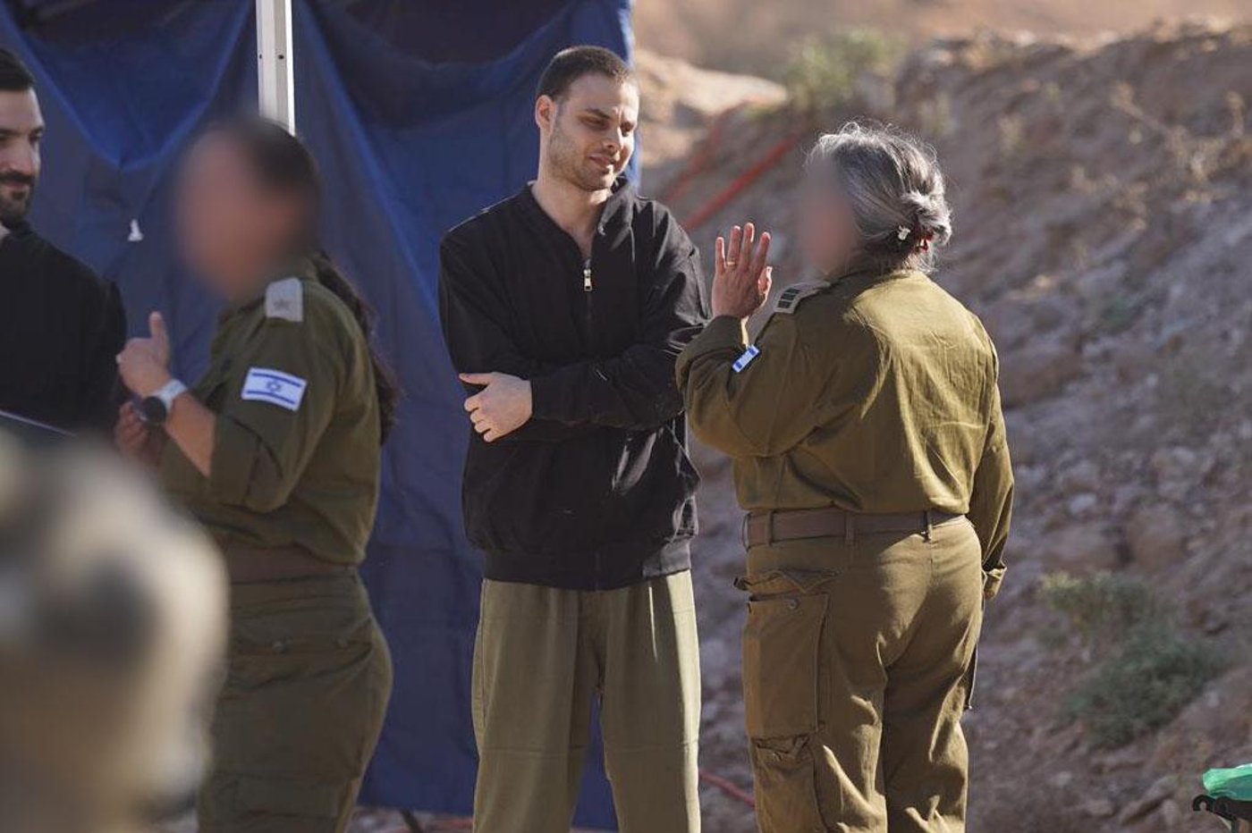 אלון אהל עם נציגי צה"ל