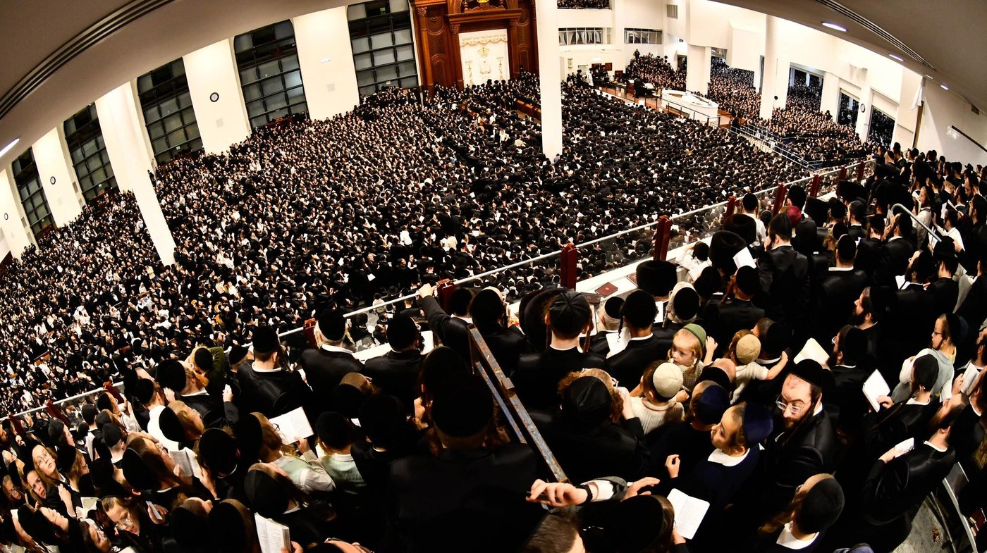 הקפות שניות בחצה"ק גור