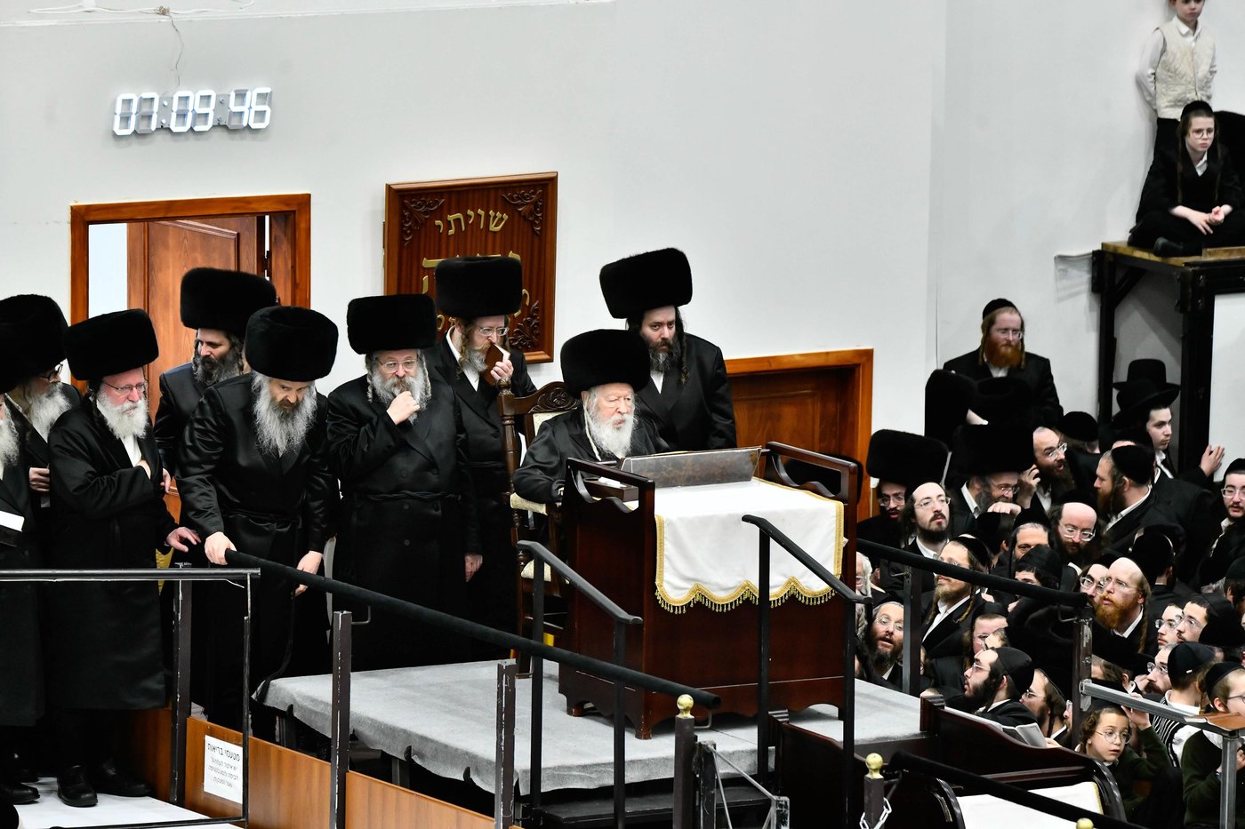 הקפות שניות בחצה"ק גור