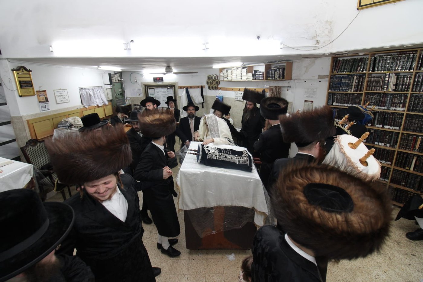 הקפות שניות בחצה"ק טעמשוואר
