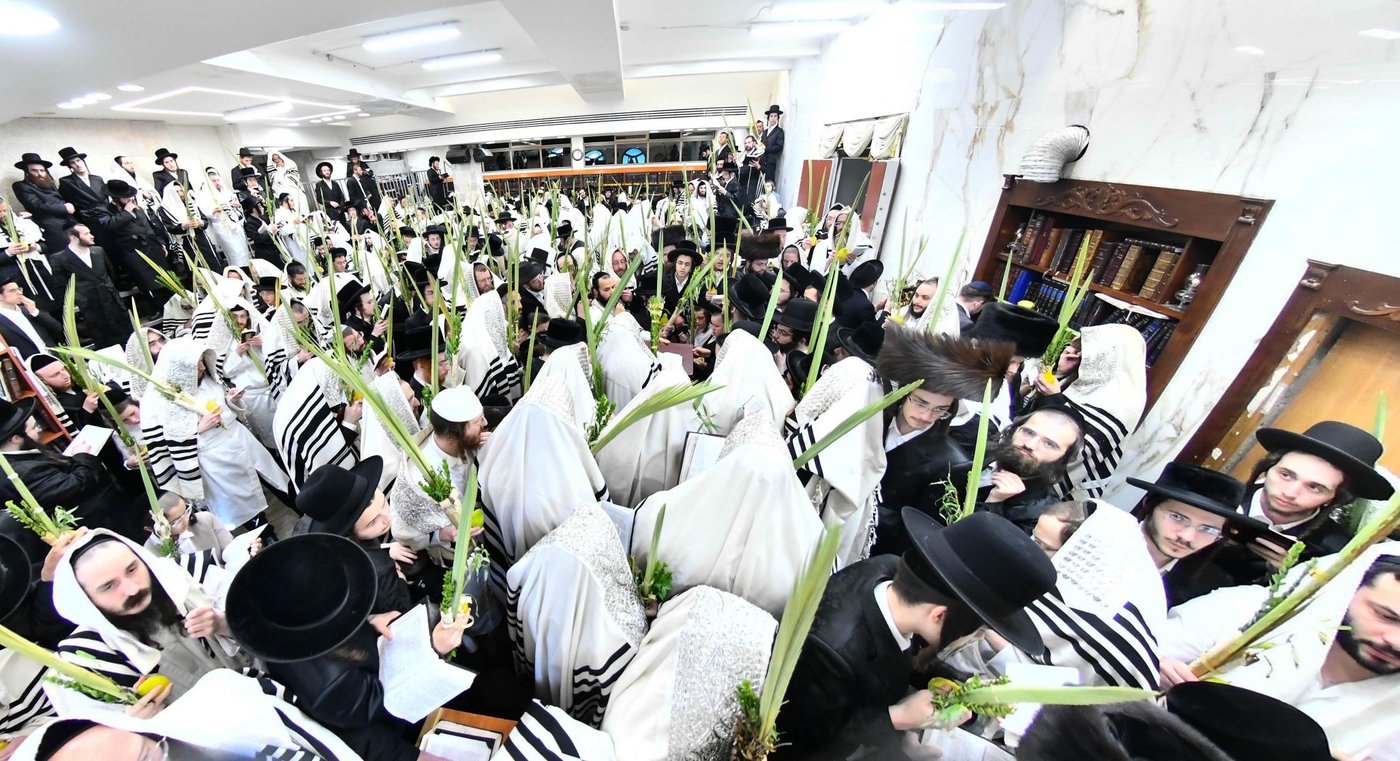 הושענא רבה אצל הגה"צ רבי יצחק מאיר מורגנשטרן