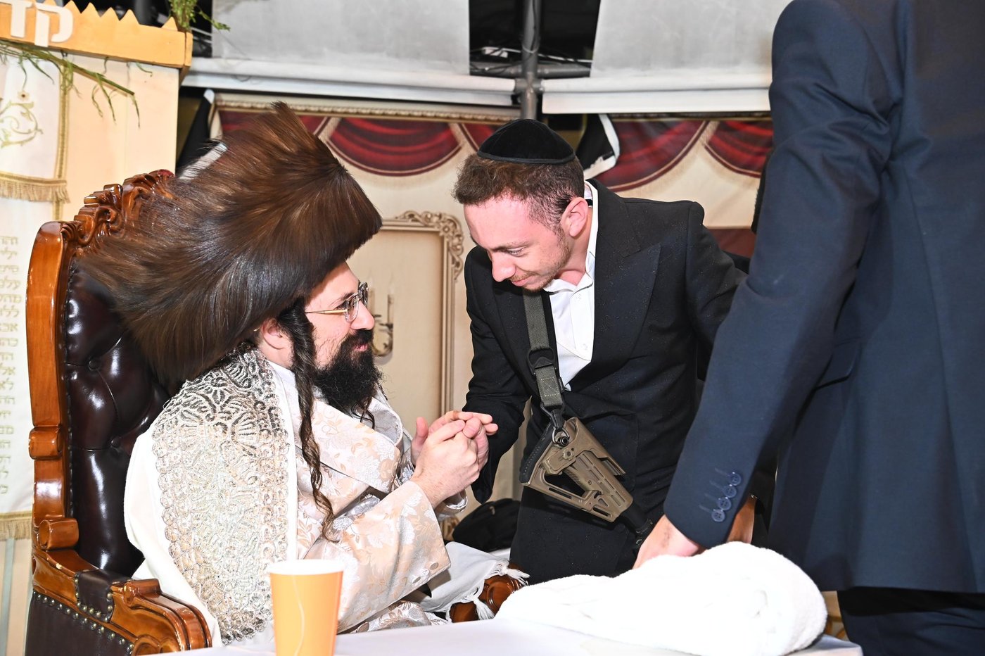 הושענא רבה ושמחת תורה בחצה"ק מעז'בוז