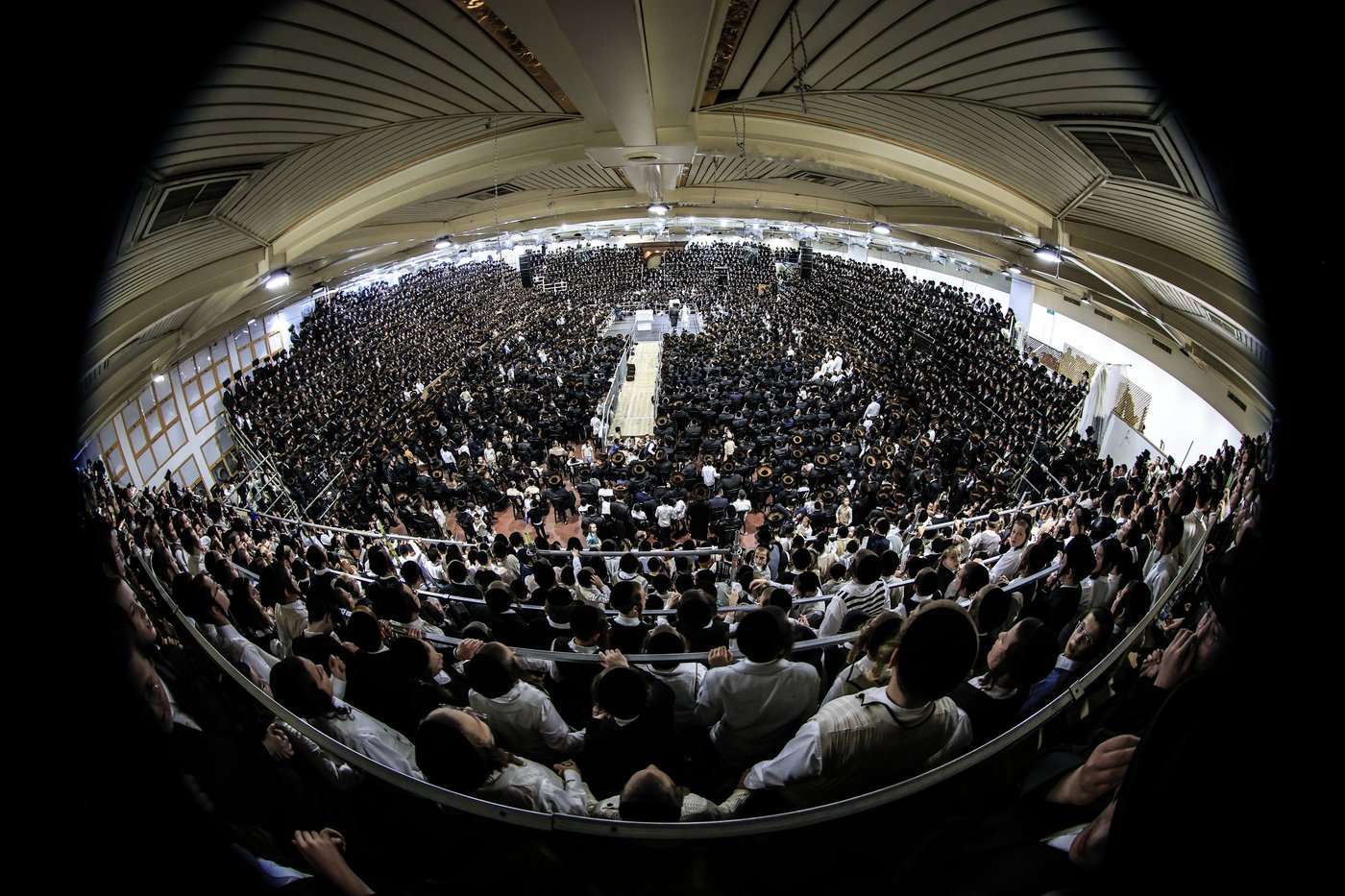 האדמו"ר מצאנז בהקפות שניות