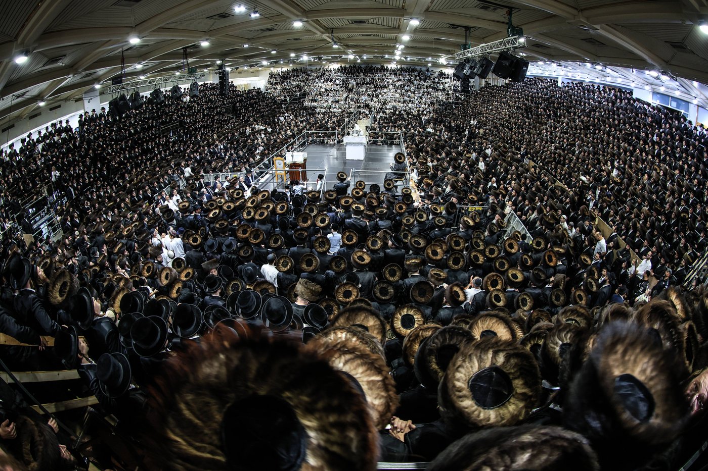 האדמו"ר מצאנז בהקפות שניות