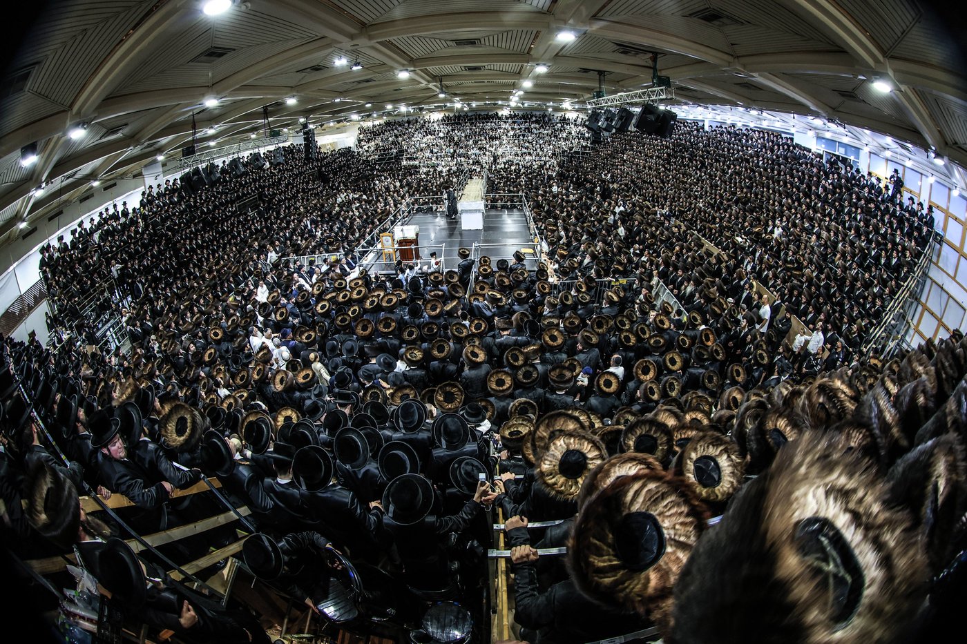 האדמו"ר מצאנז בהקפות שניות