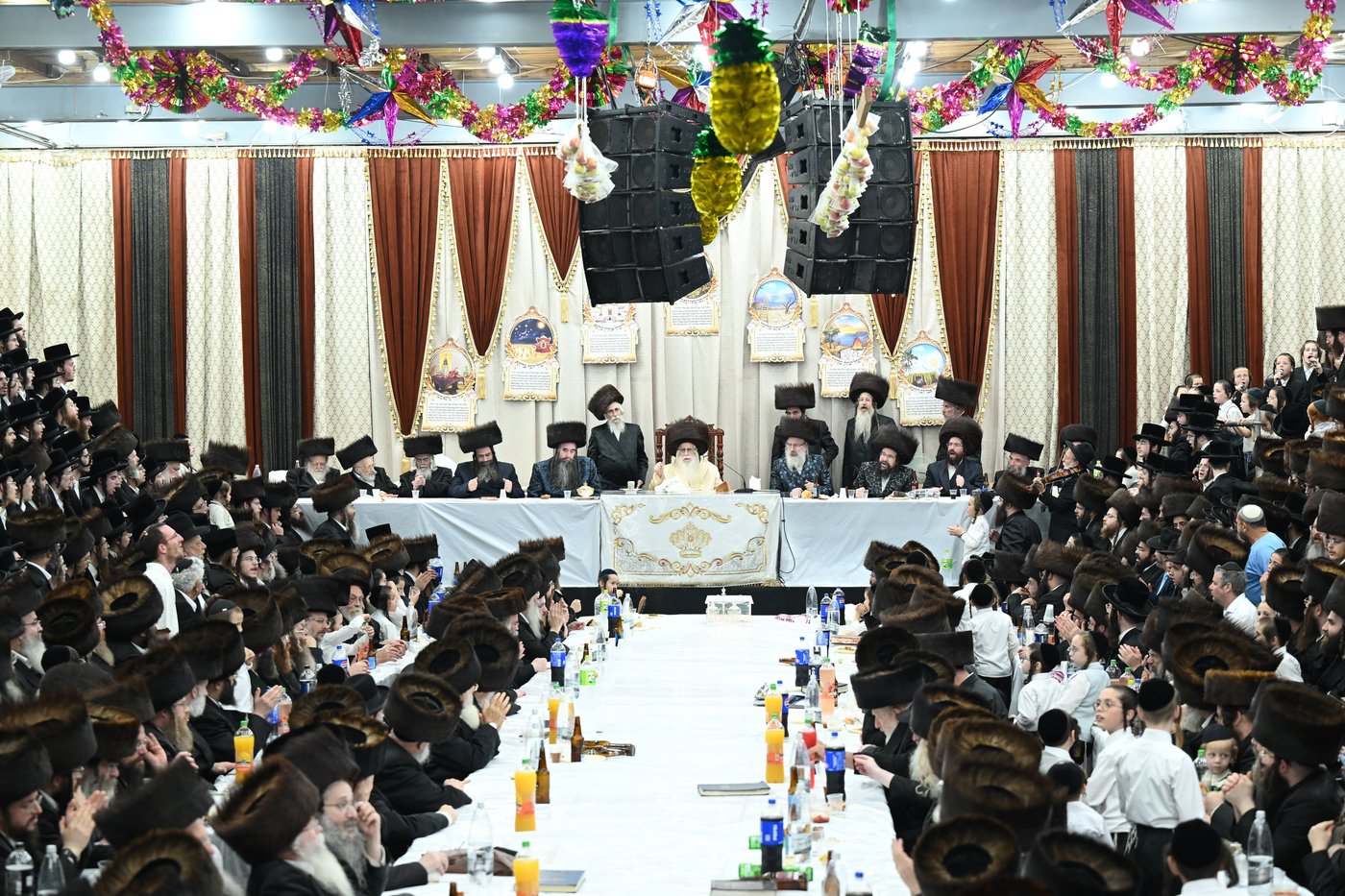 האדמו"ר מצאנז בסיום מסכת סוכה בחוה"מ סוכות