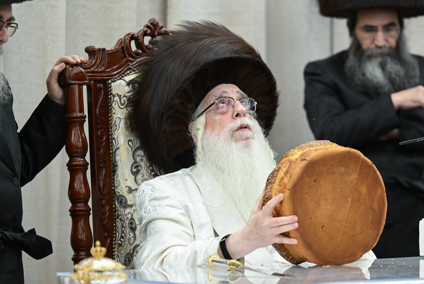 ליל הושענא רבה אצל האדמו"ר מצאנז