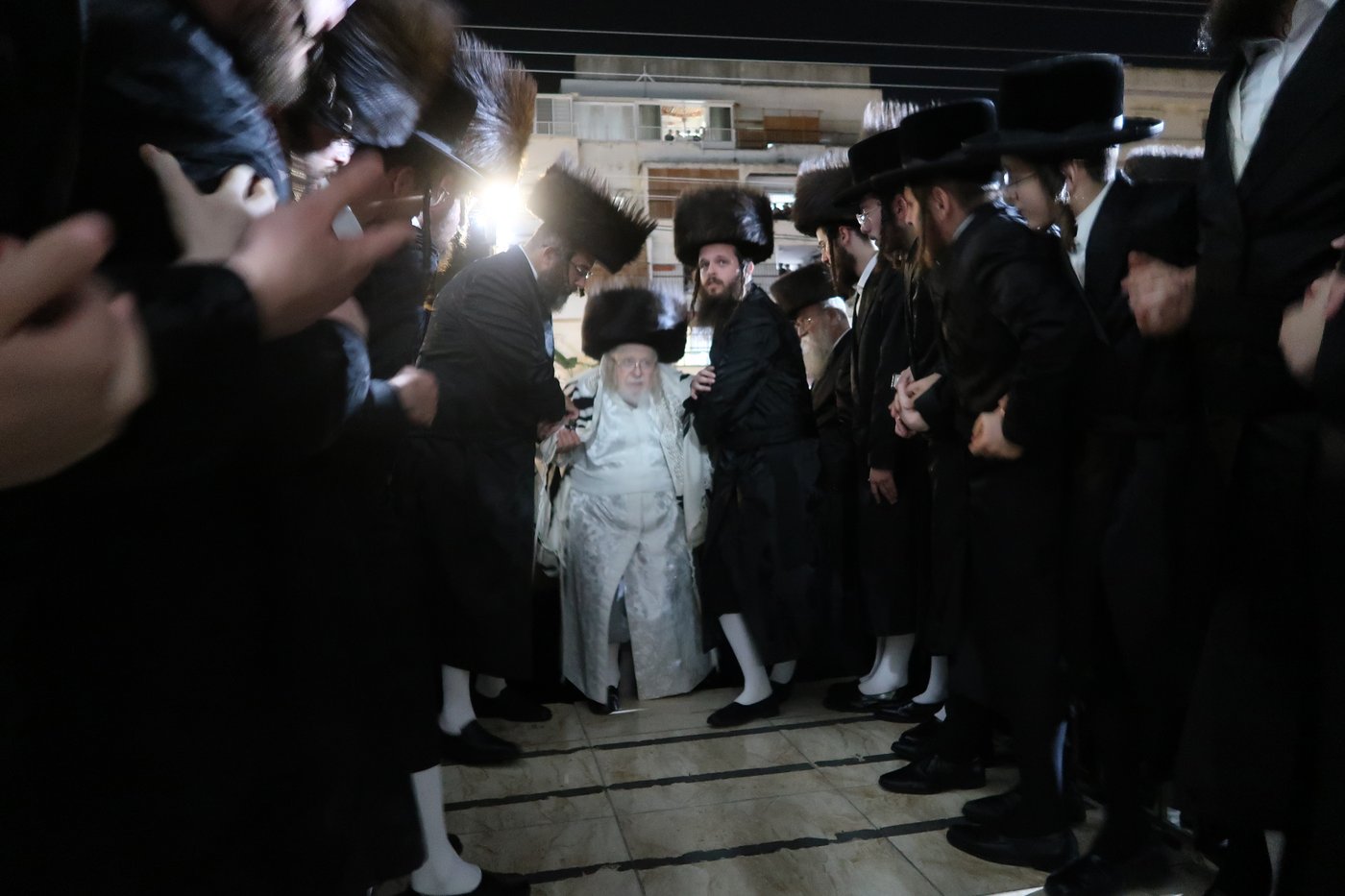 ירח האיתנים בחצה"ק קרעטשניף