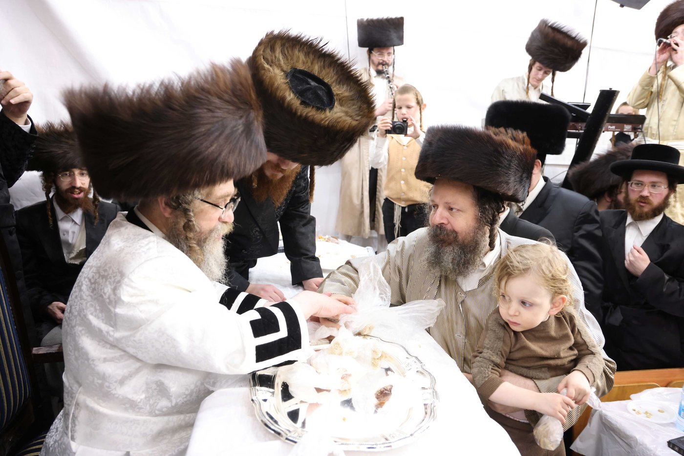 חג הסוכות בחצה"ק קרעטשניף סיגעט