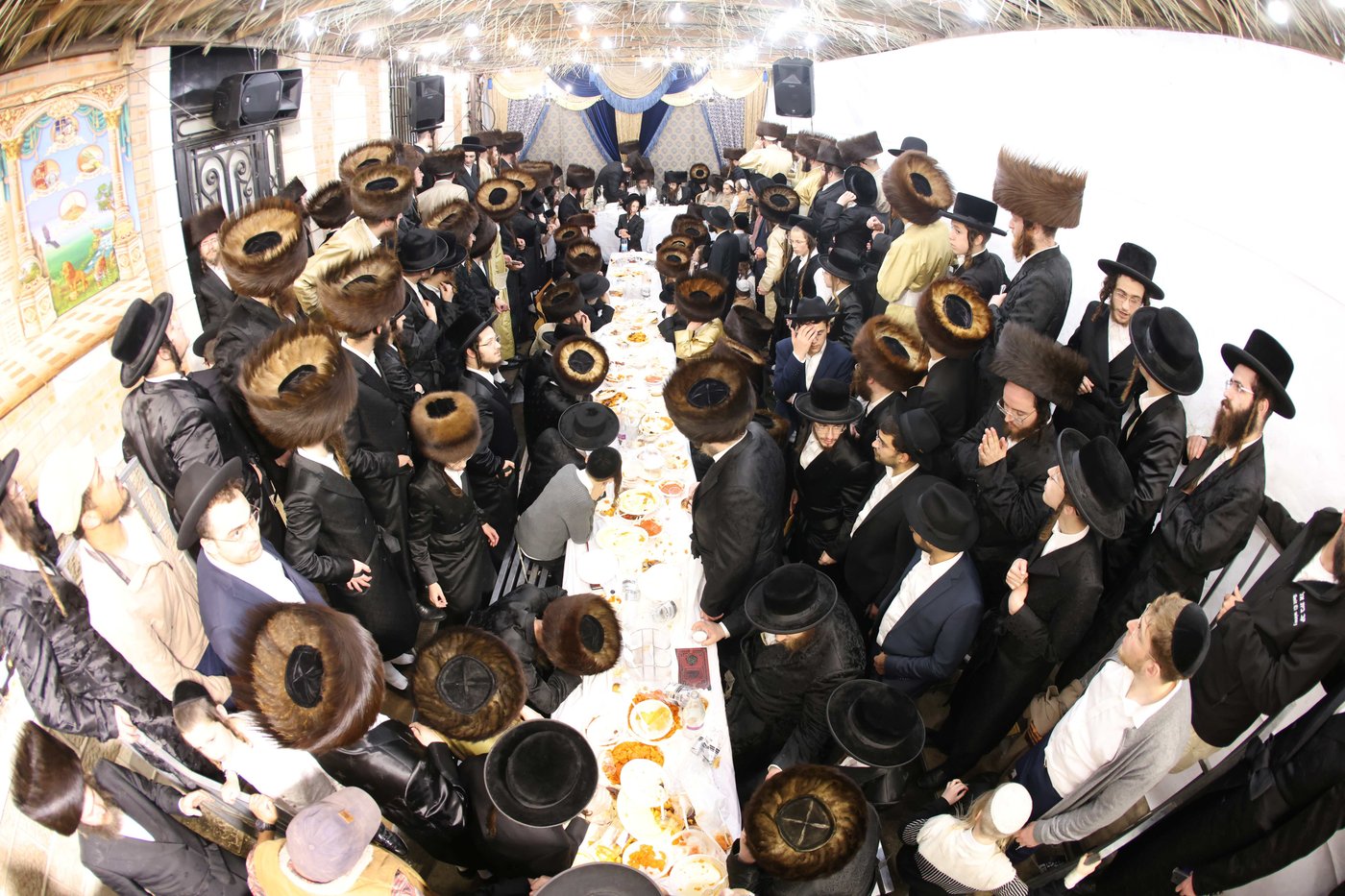 חג הסוכות בחצה"ק קרעטשניף סיגעט