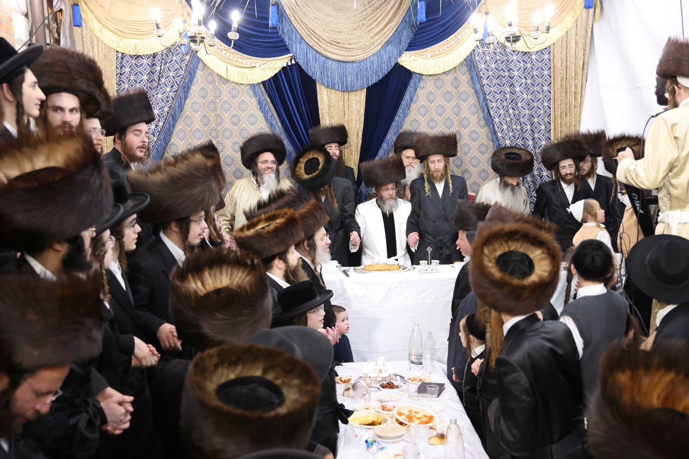 חג הסוכות בחצה"ק קרעטשניף סיגעט