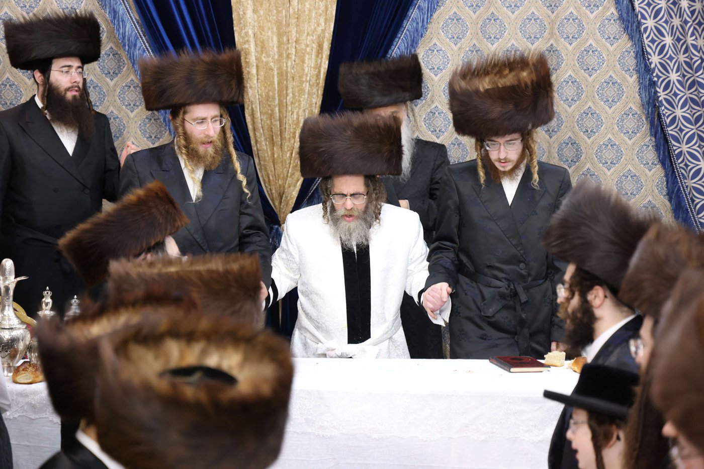 חג הסוכות בחצה"ק קרעטשניף סיגעט