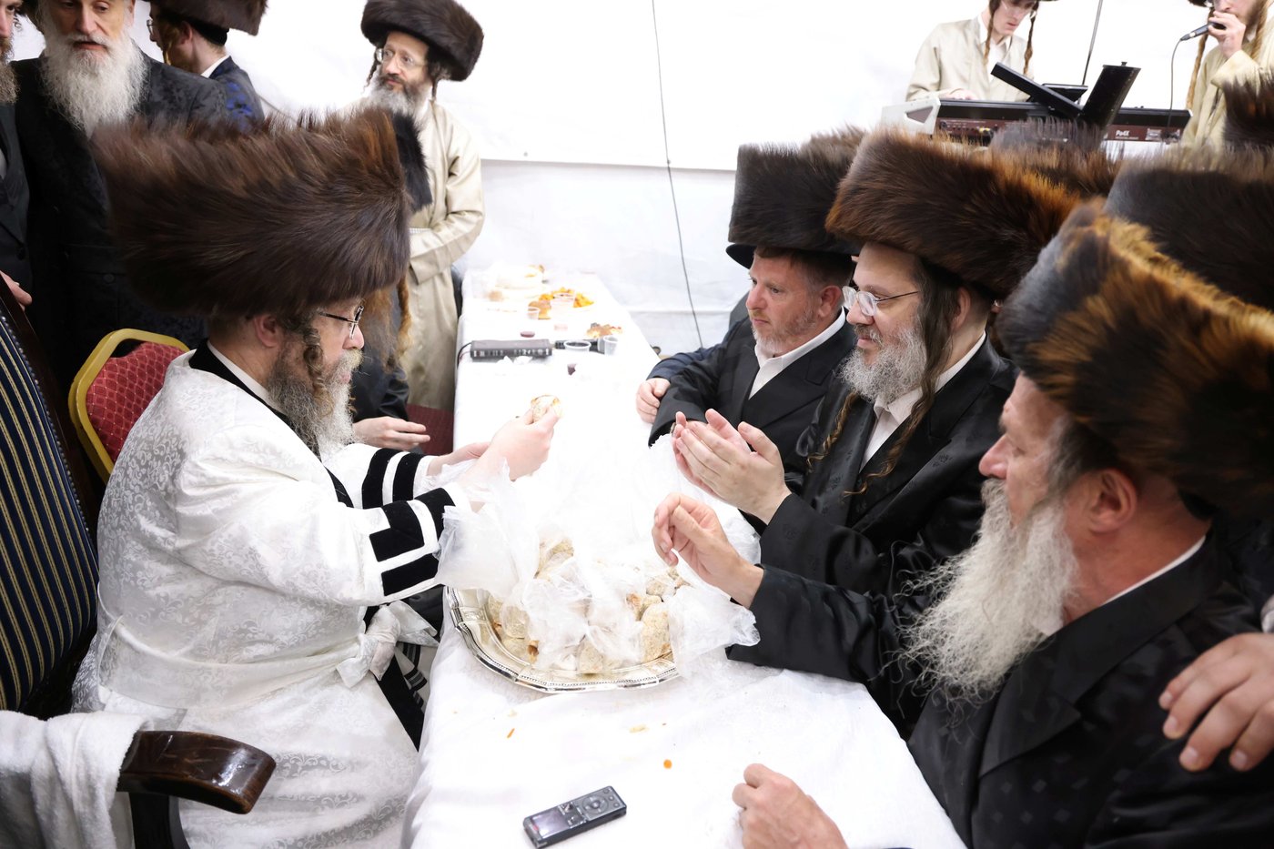 חג הסוכות בחצה"ק קרעטשניף סיגעט