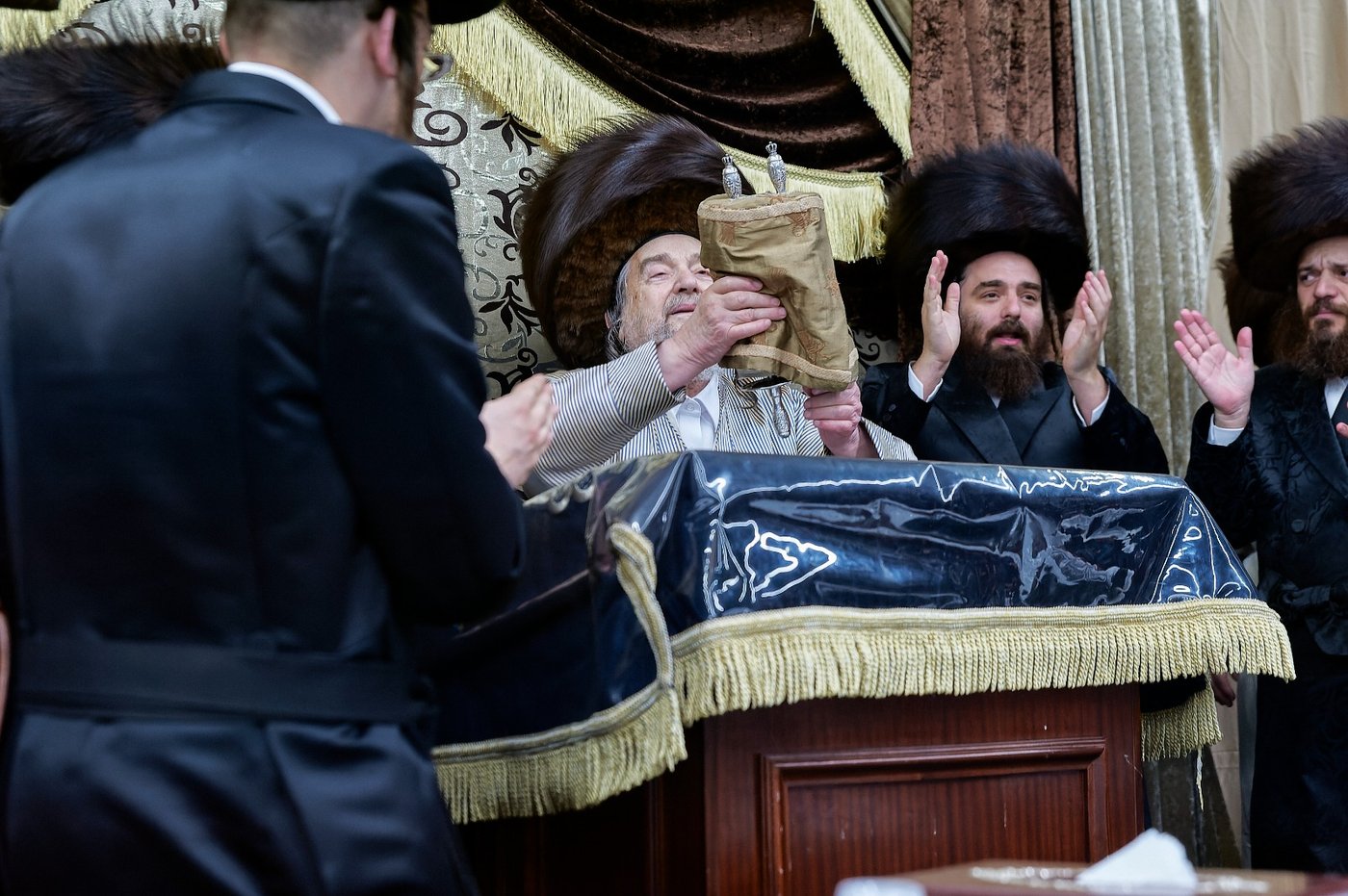 הקפות שניות אצל הגה"צ רבי יעקב מאיר שכטר