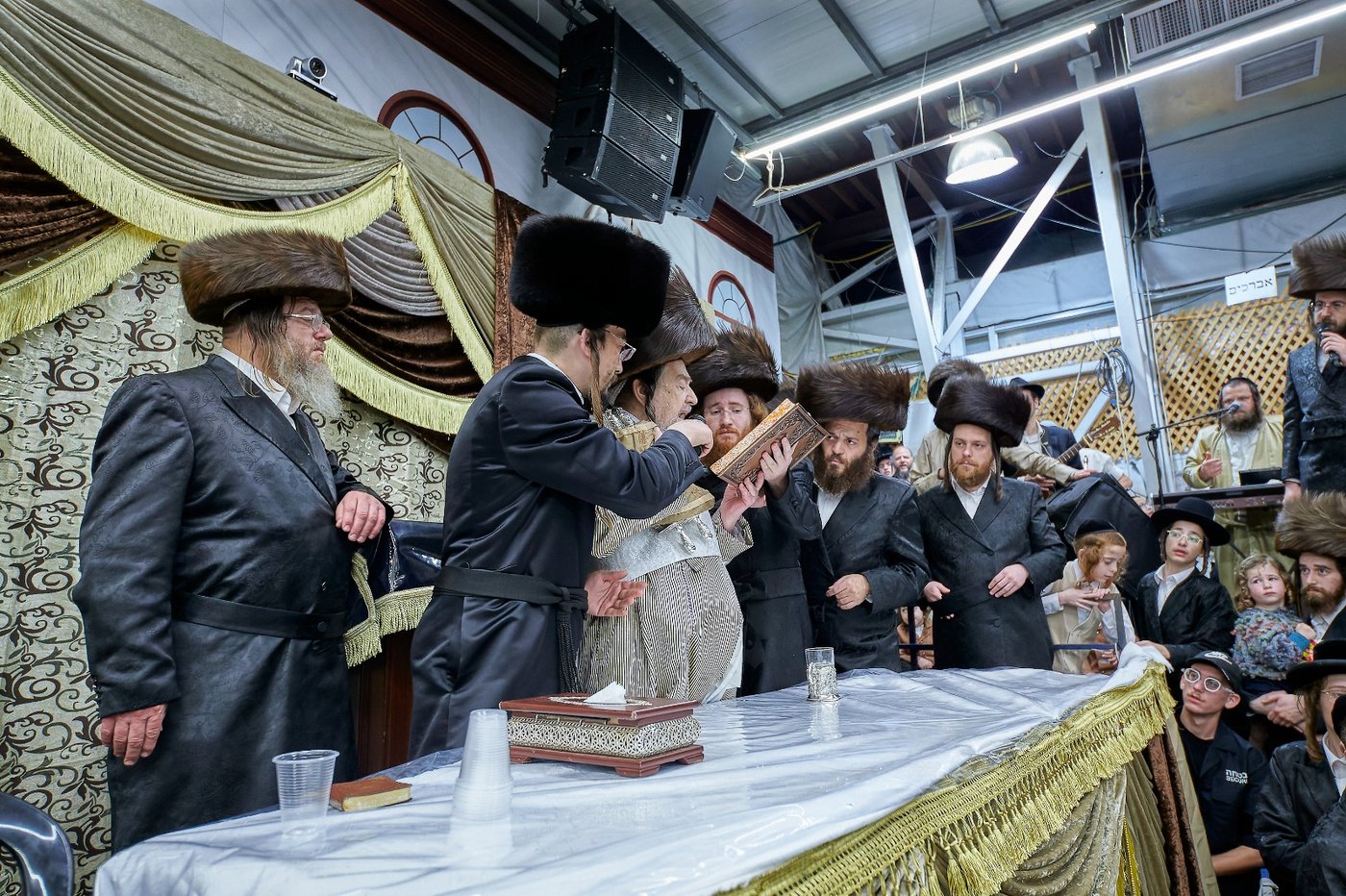 הקפות שניות אצל הגה"צ רבי יעקב מאיר שכטר