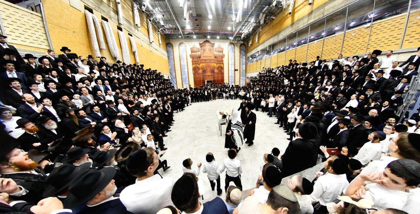 הקפות שניות בחצה"ק מודז'יץ