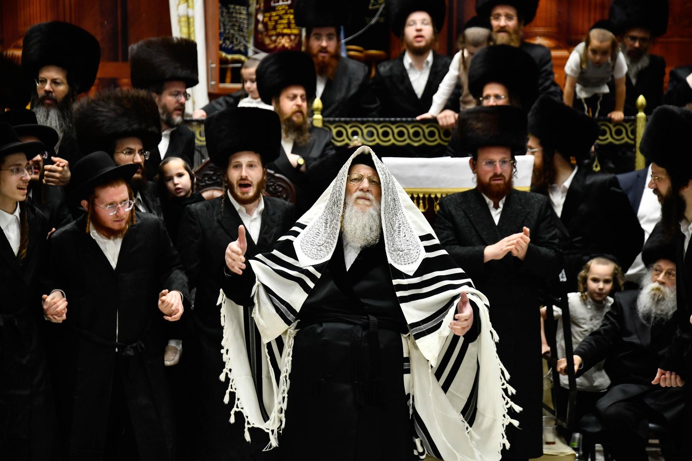 הקפות שניות בחצה"ק מודז'יץ