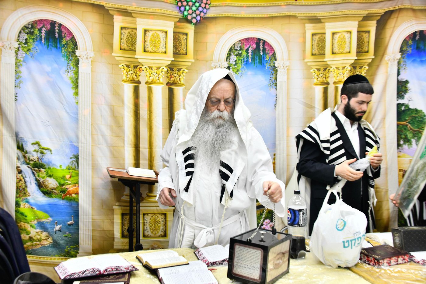 חג הסוכות אצל הגאון רבי שלמה קנייבסקי