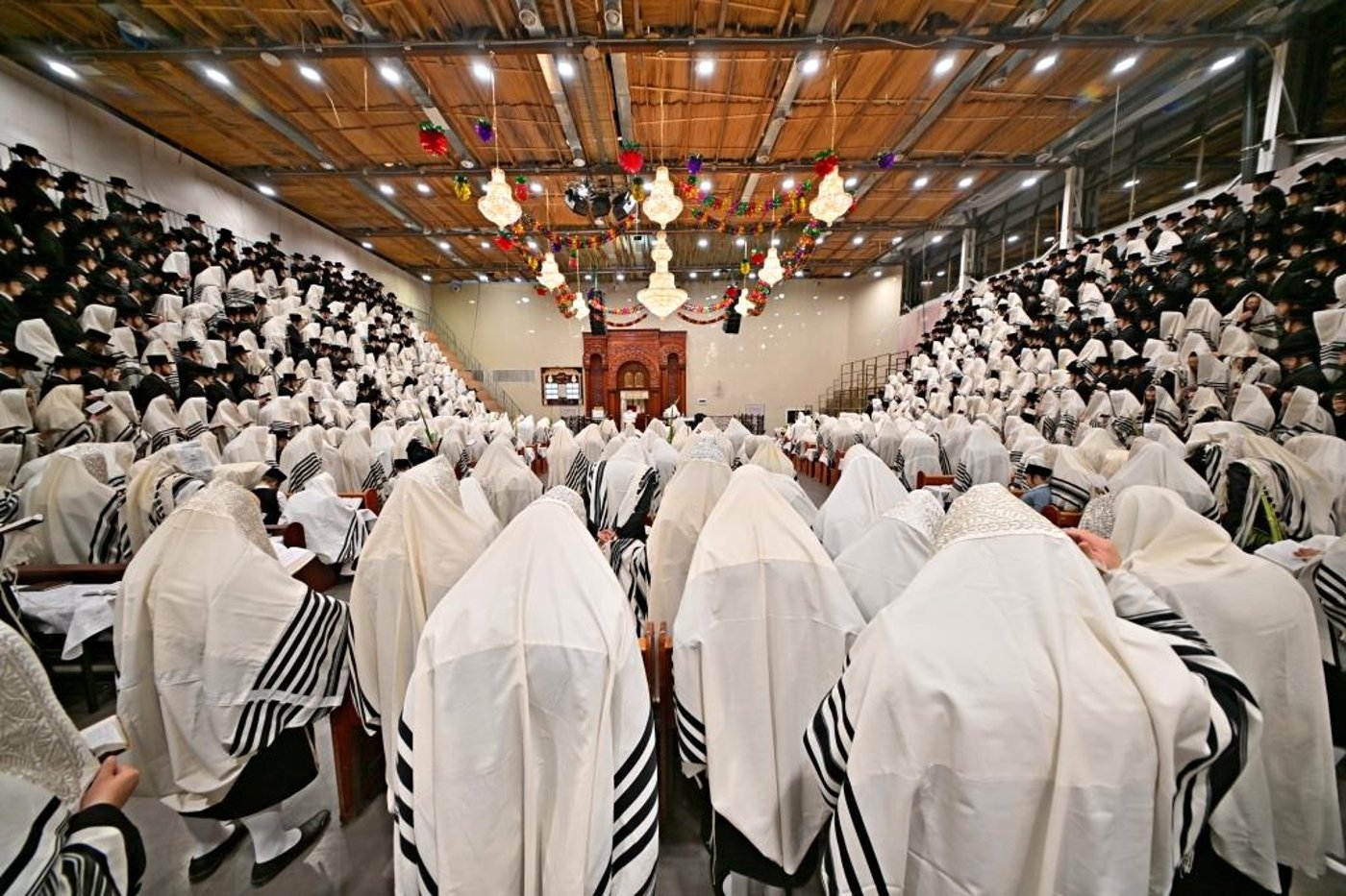 חג הסוכות בחצה"ק ויזניץ