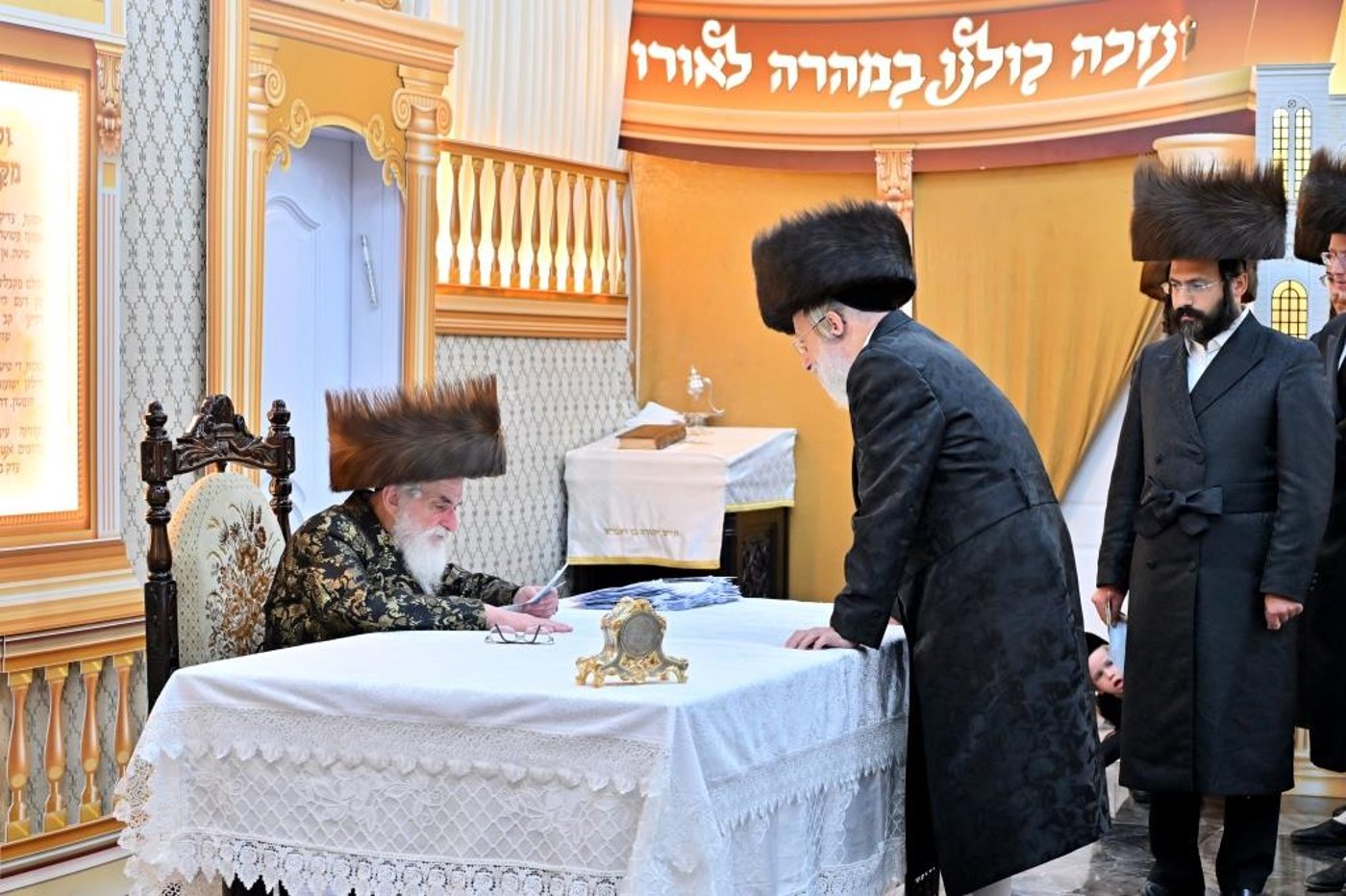 חג הסוכות בחצה"ק ויזניץ