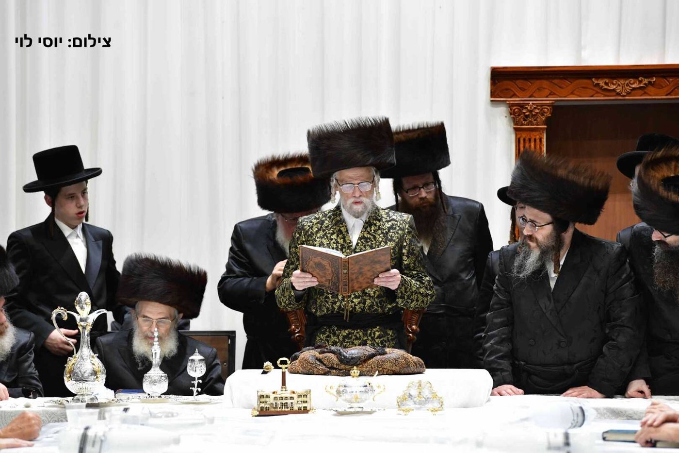 סוכות בחצה"ק סערט ויז'ניץ