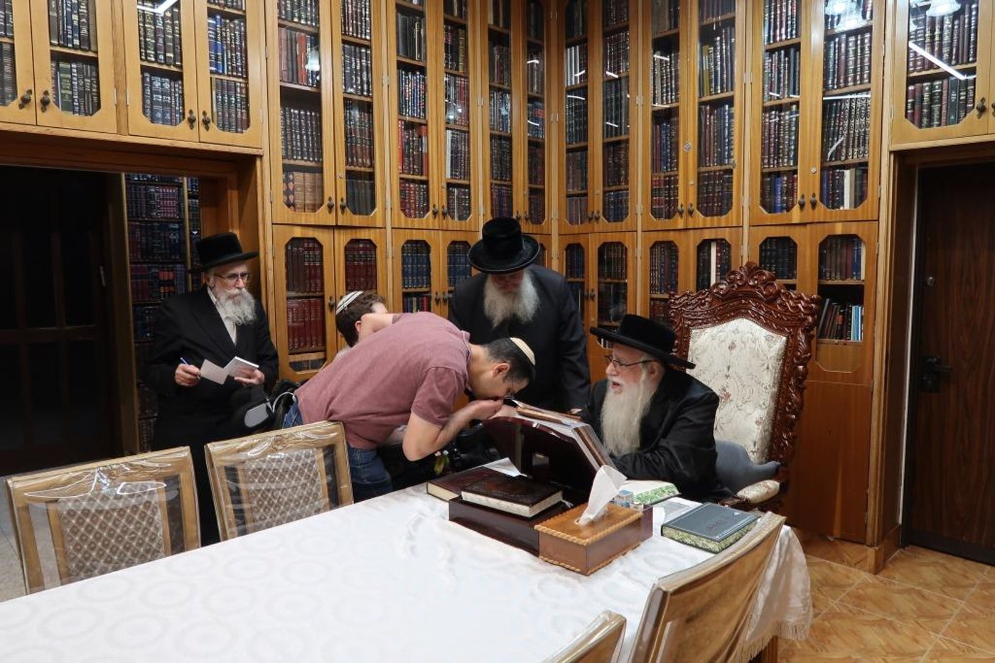 החייל אצל האדמו"ר מצאנז