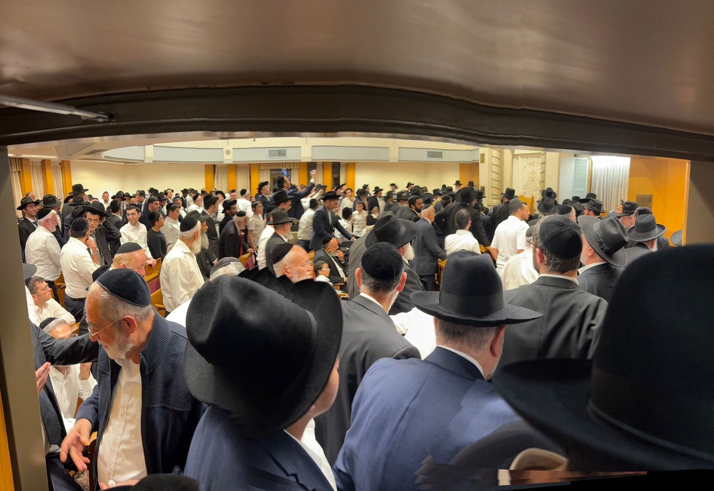 העצרת ב'יחווה דעת'