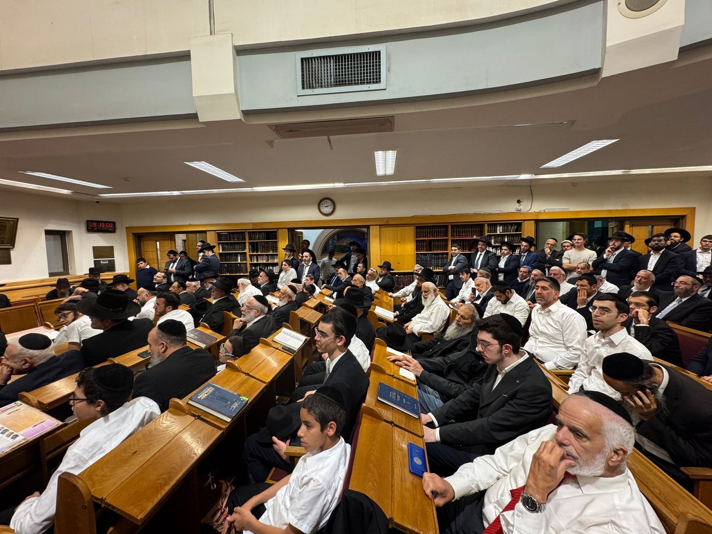 העצרת ב'יחווה דעת'