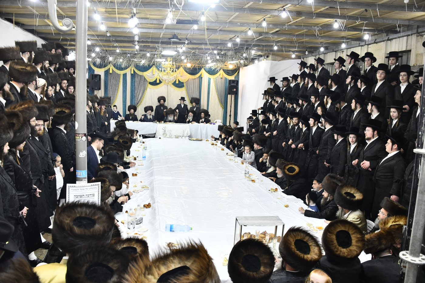 האדמו"ר מקרעטשניף י-ם בטיש חוה"מ סוכות