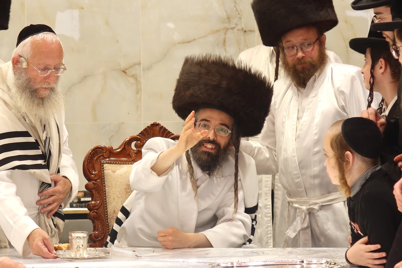 הושענא רבה בחצה"ק זוועהיל