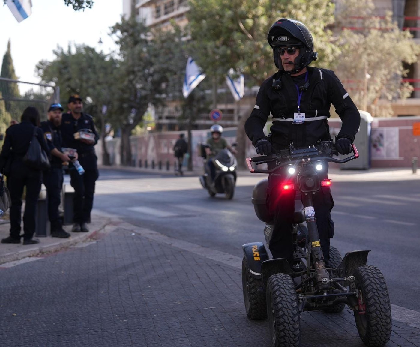 סגן הנשיא בישראל: החלו החסימות בירושלים - ותיעוד מהכנות השוטרים