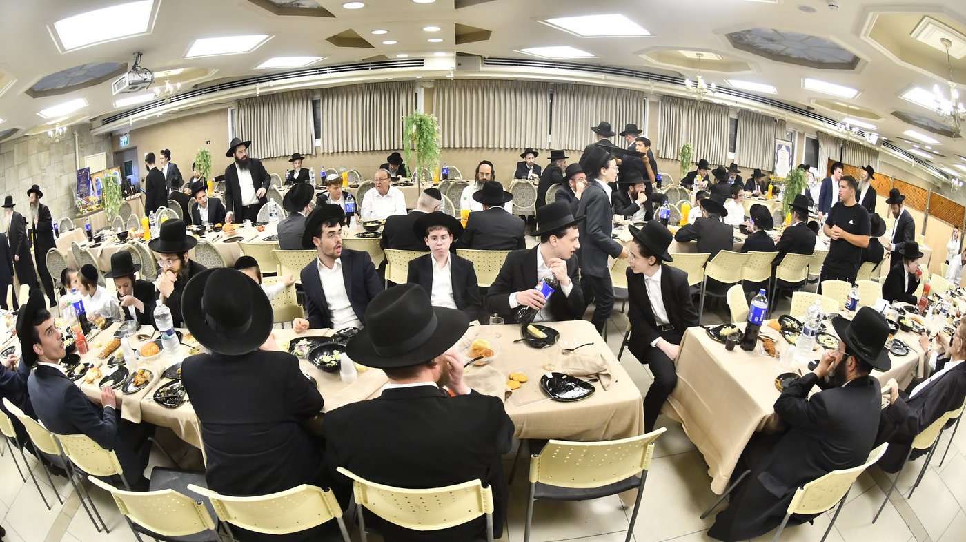 שמחת בר המצווה לבנו של גדליה סילמן, נכד הראב"ד הגר"י סילמן 