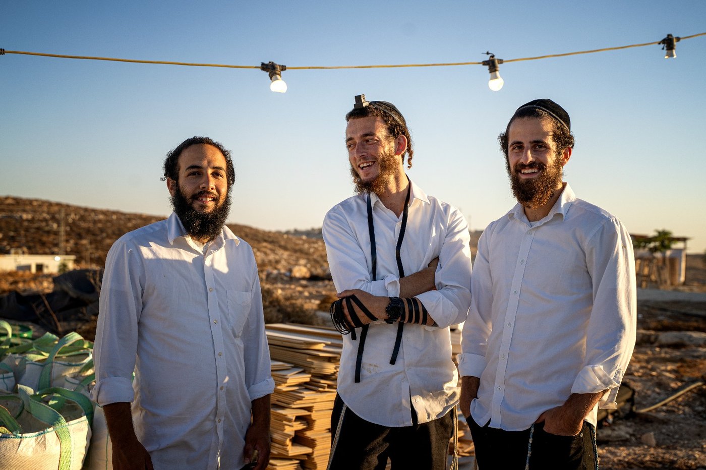 הכנסת ספר תורה במאחז מצפה לאה בבנימין
