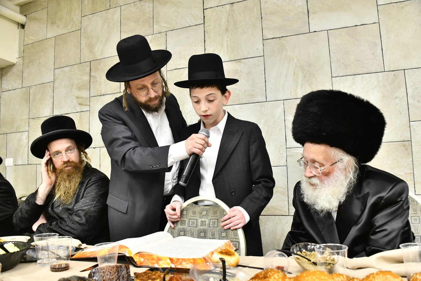 שמחת בר המצווה לבנו של גדליה סילמן, נכד הראב"ד הגר"י סילמן 