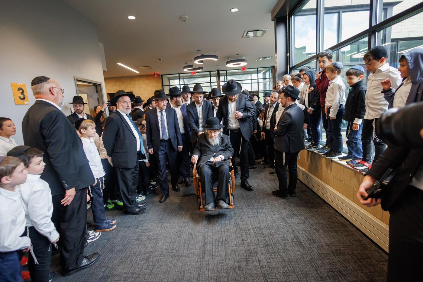 היום הראשון למסע הגר"ד לנדו בארצות הברית
