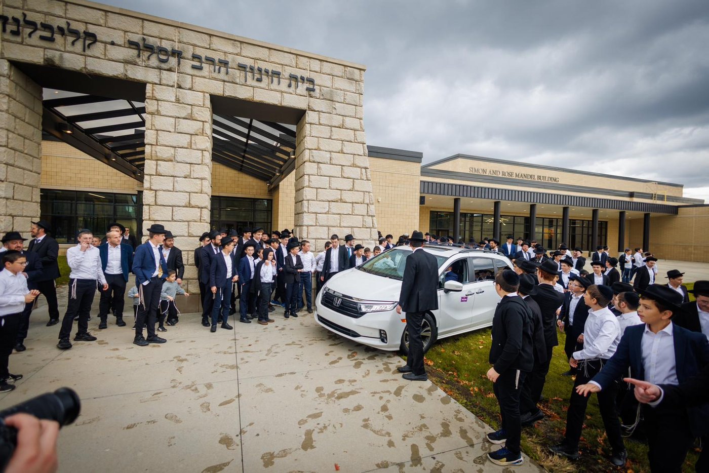 היום הראשון למסע הגר"ד לנדו בארצות הברית