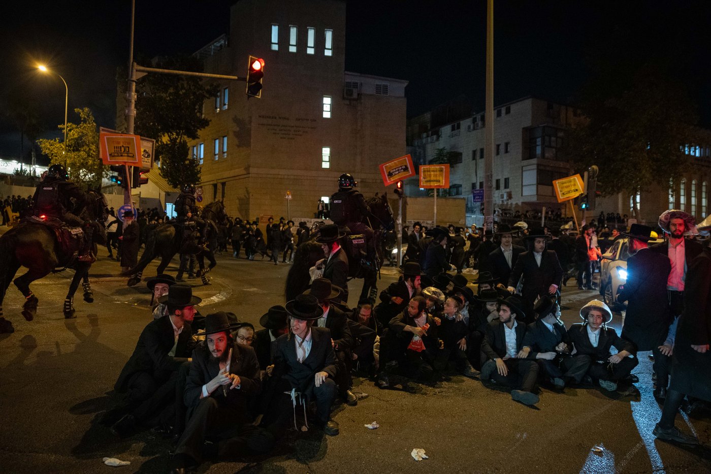 מחאה נגד גזירת הגיוס בראשות האדמו"ר ממשכנות הרועים