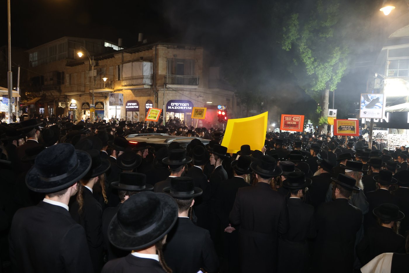 מחאה נגד גזירת הגיוס בראשות האדמו"ר ממשכנות הרועים