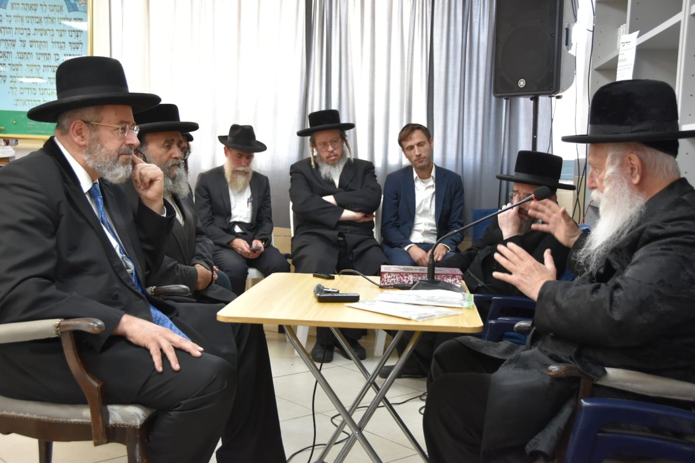 ניחום אבלים אצל הגרי"ד גרוסמן