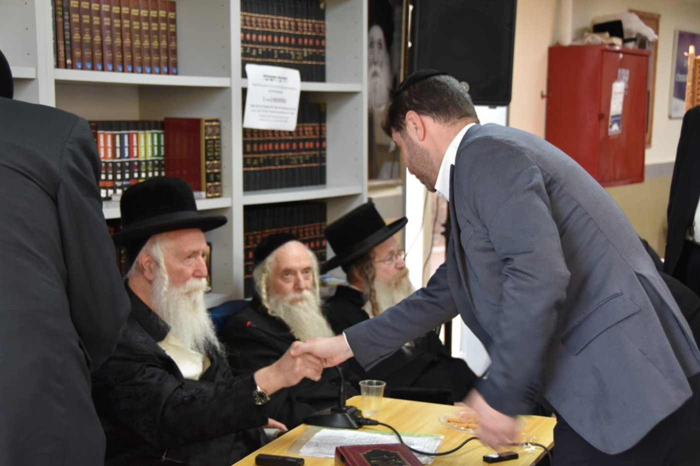 ניחום אבלים אצל הגרי"ד גרוסמן