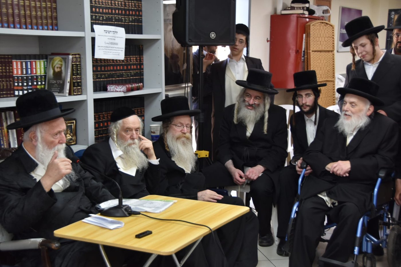 ניחום אבלים אצל הגרי"ד גרוסמן