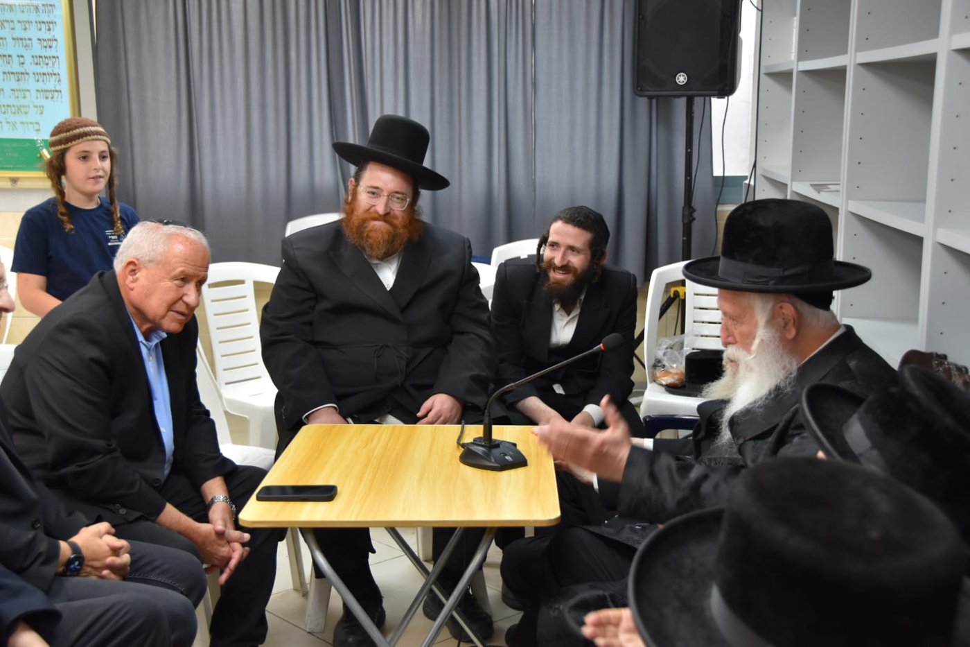 ניחום אבלים אצל הגרי"ד גרוסמן