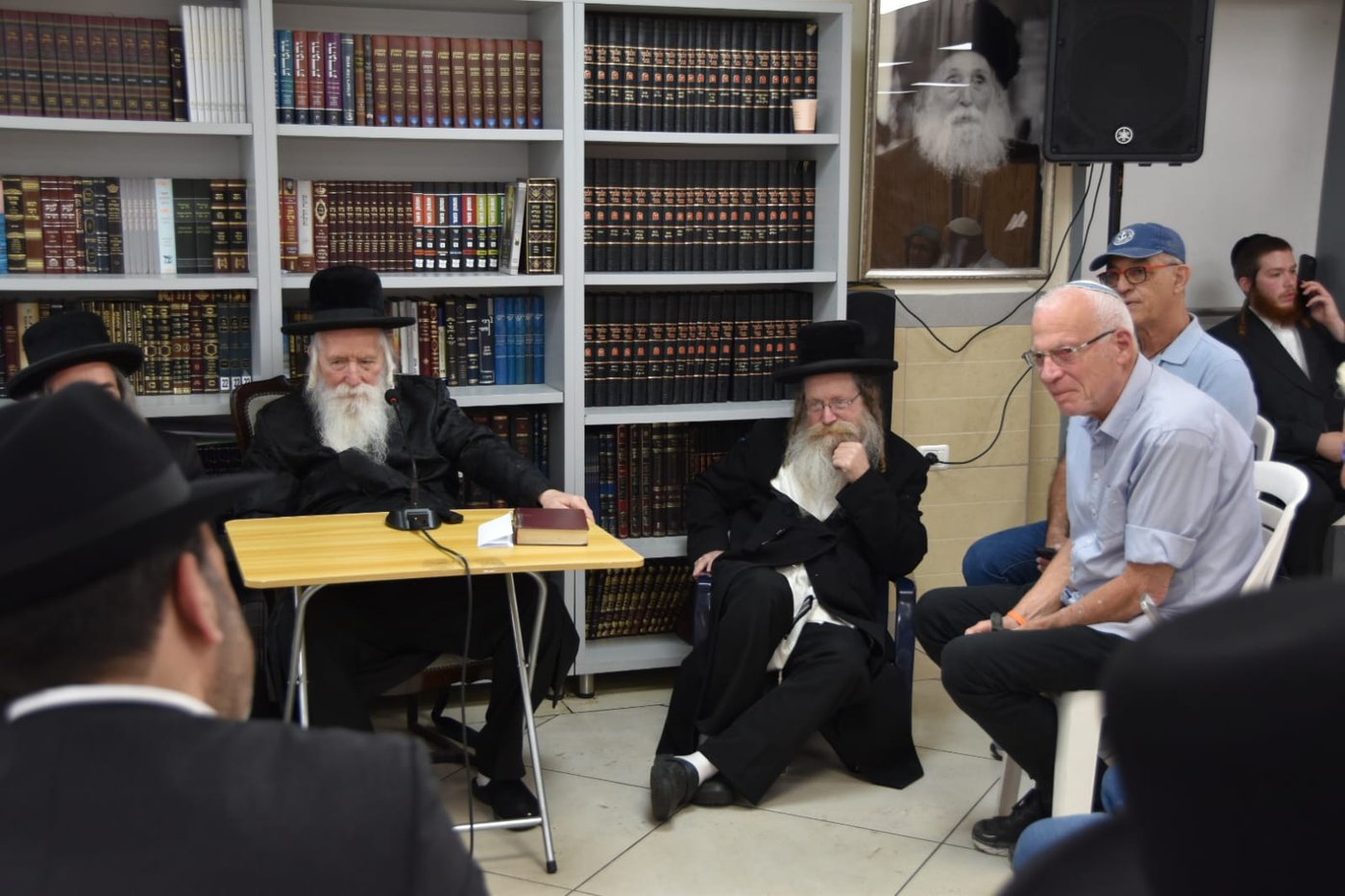 ניחום אבלים אצל הגרי"ד גרוסמן