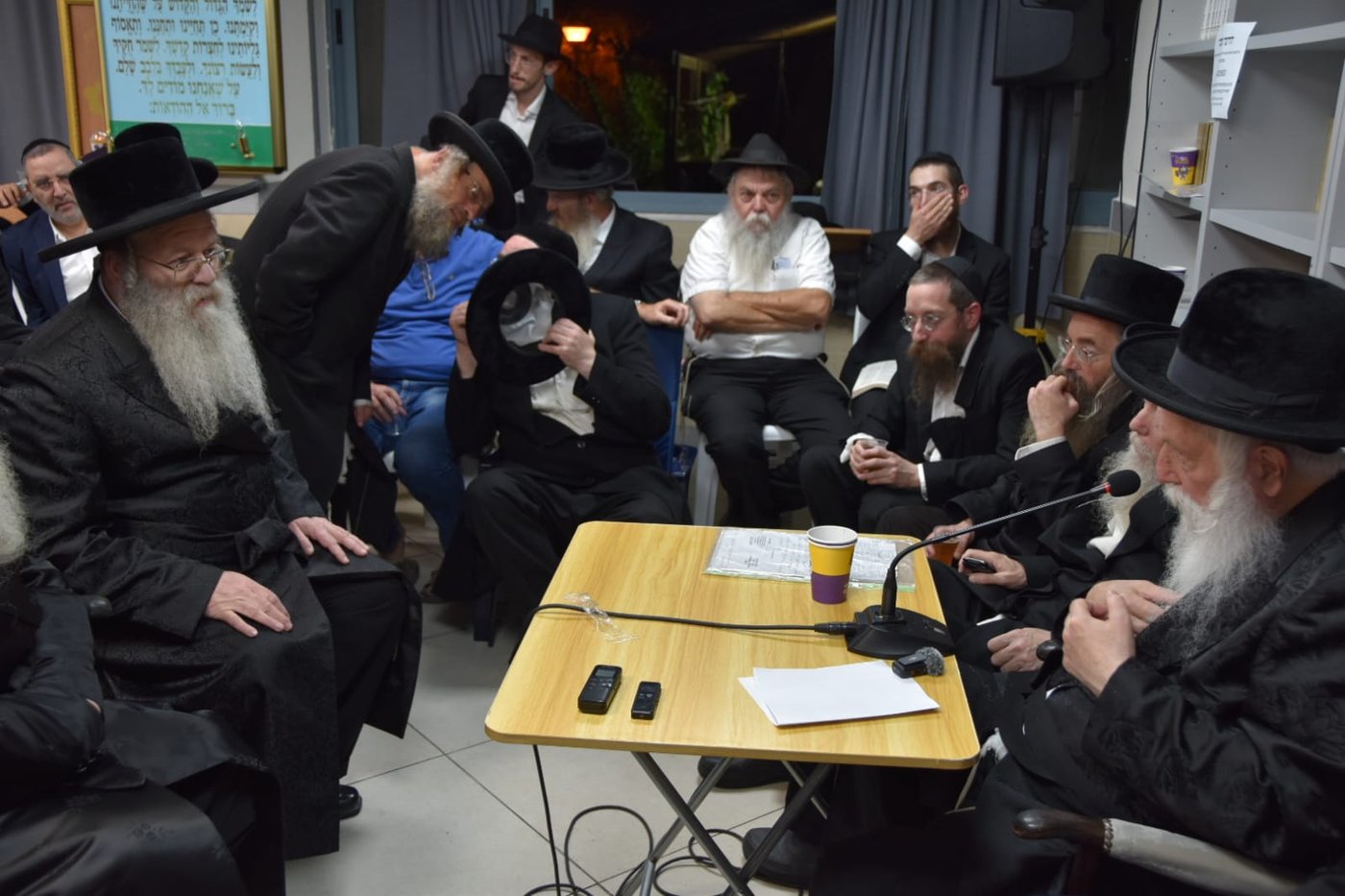 ניחום אבלים אצל הגרי"ד גרוסמן