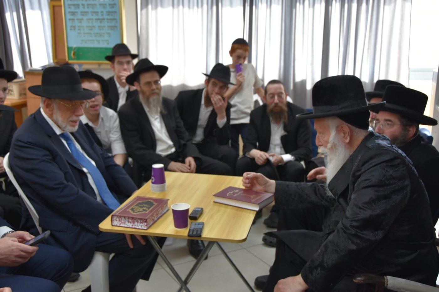 ניחום אבלים אצל הגרי"ד גרוסמן