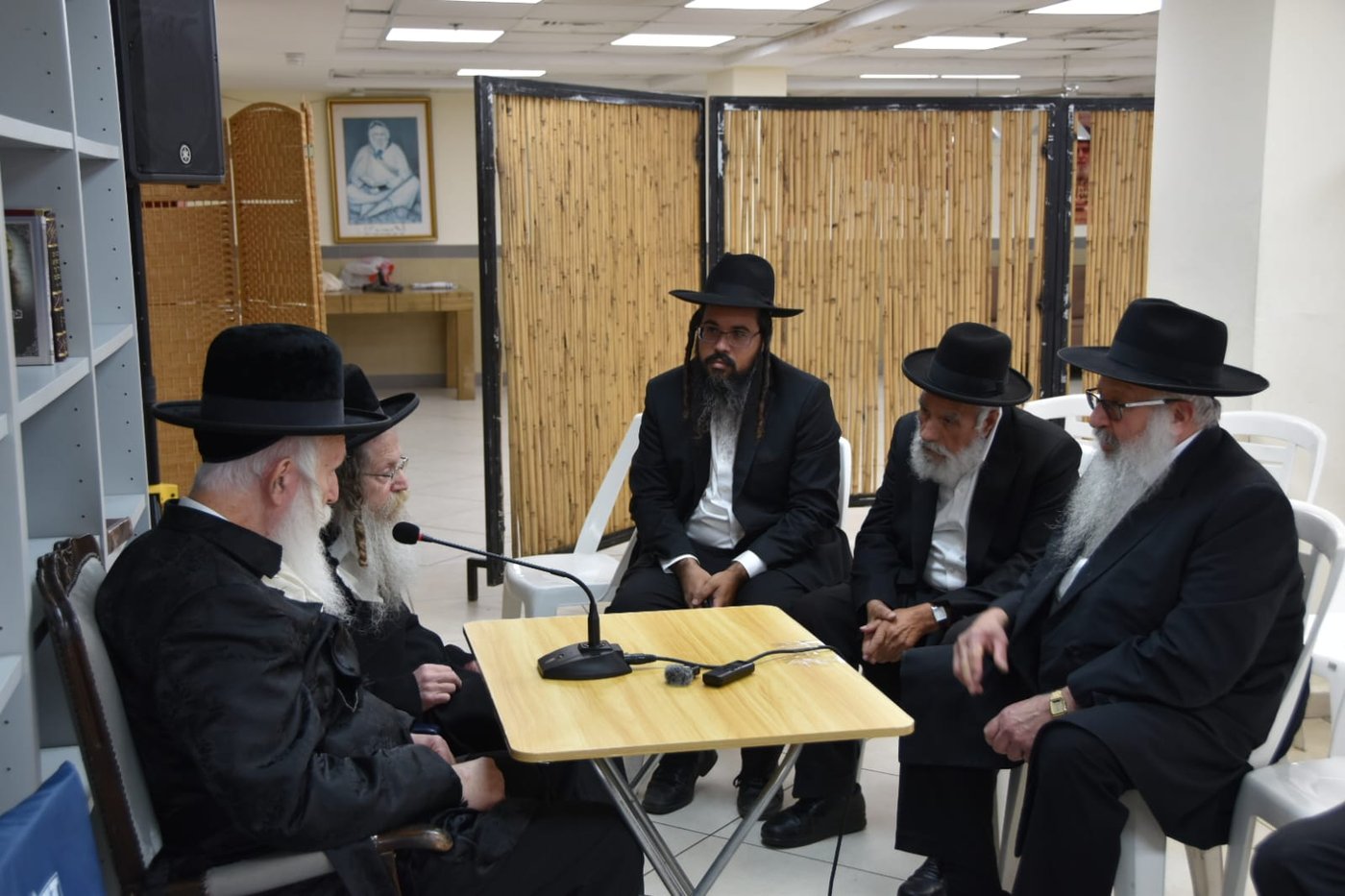 ניחום אבלים אצל הגרי"ד גרוסמן
