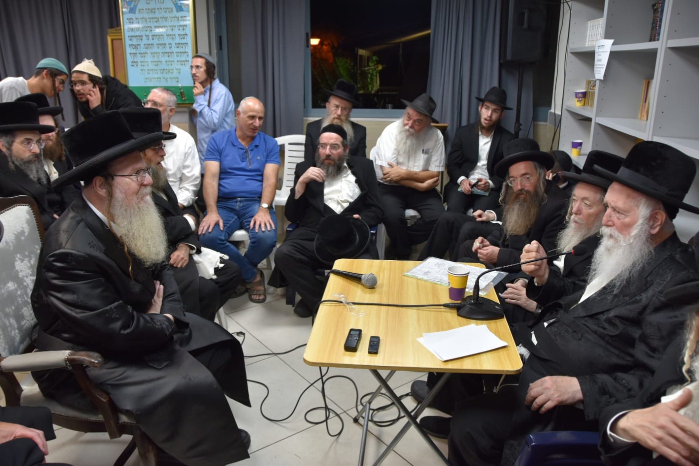 ניחום אבלים אצל הגרי"ד גרוסמן