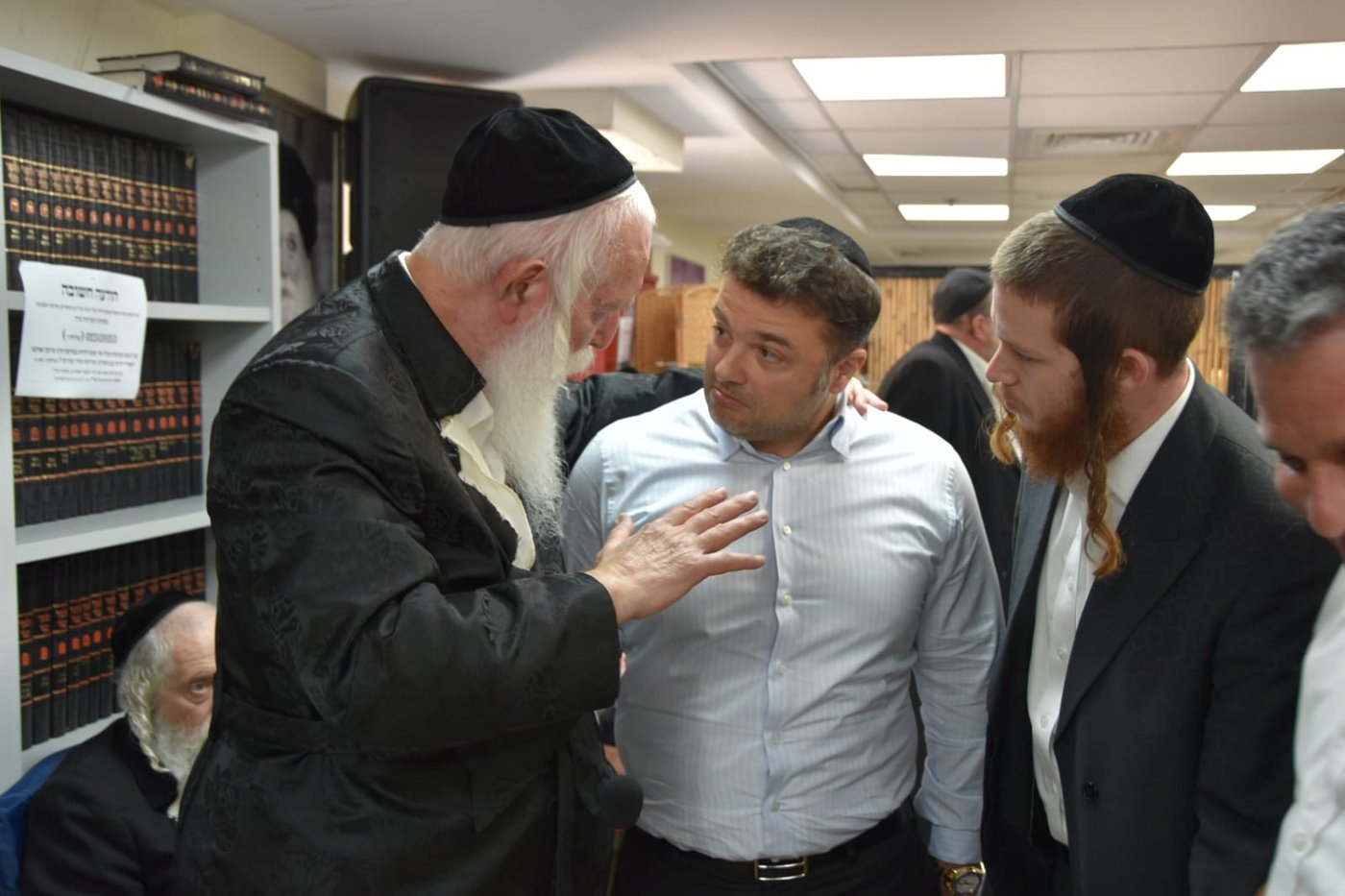 ניחום אבלים אצל הגרי"ד גרוסמן